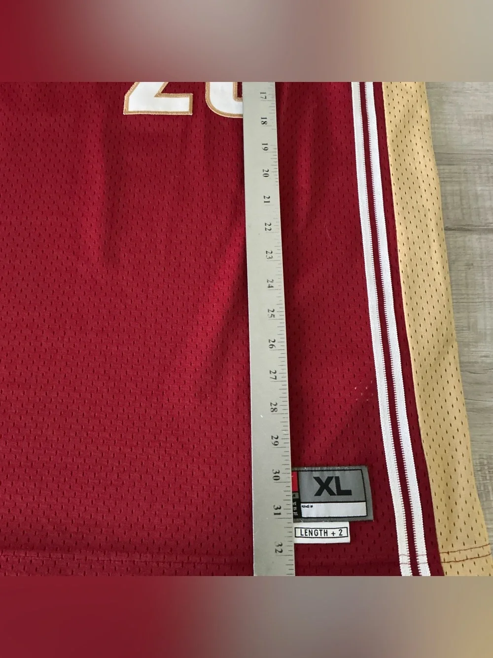 Nike Cleveland Cavaliers LeBron James #23 Swingman Jersey – XL – Wine & Gold